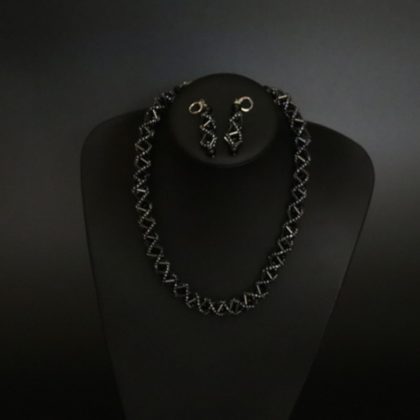 Arianne Beads Black and White Helix Jewellery Set-2